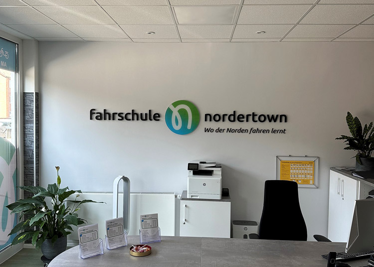 Acryl-Logo Fahrschule Nordertown